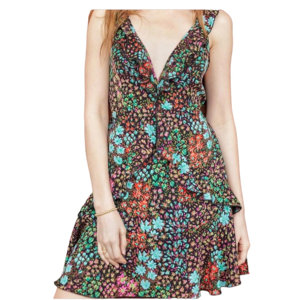 NWT! A Love Like You Floral Mini Dress. Size Large.